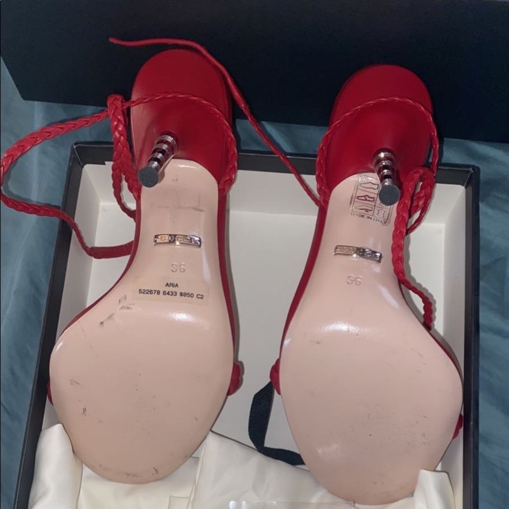 Only worn 1 time authentic Gucci heels with all tags and also heal replacements.